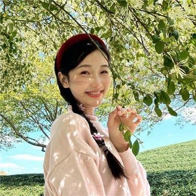 红唇相吻
